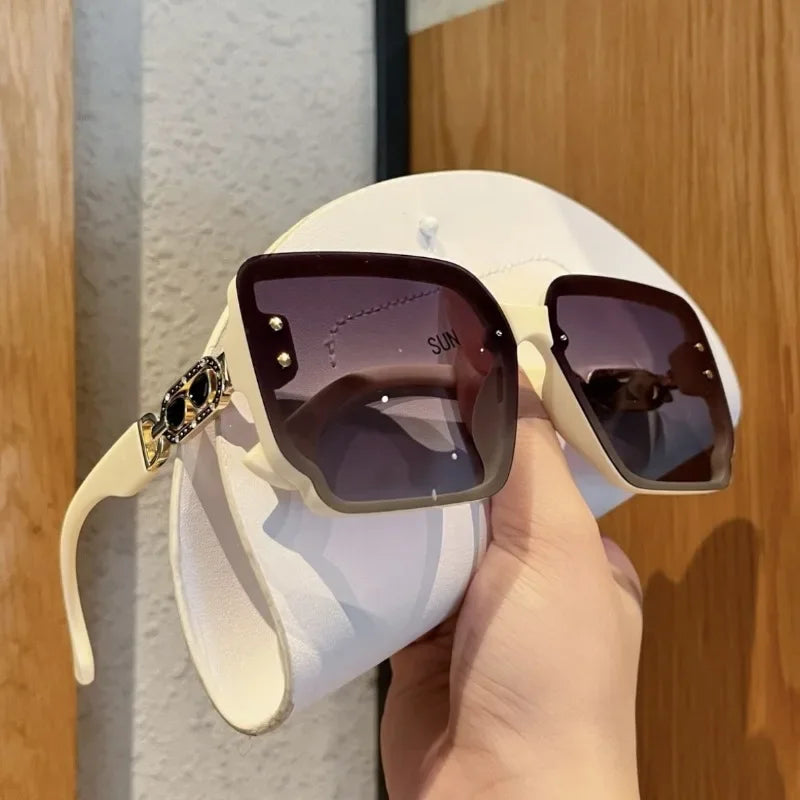 New Fashion Luxury Brand Sungalsses Women Oversized Classic Square Sun Glasses Ladies Vintage Square Gafas De Sol UV400